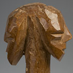 Statue de femme, bois brun à patine croûteuse, 34 cm